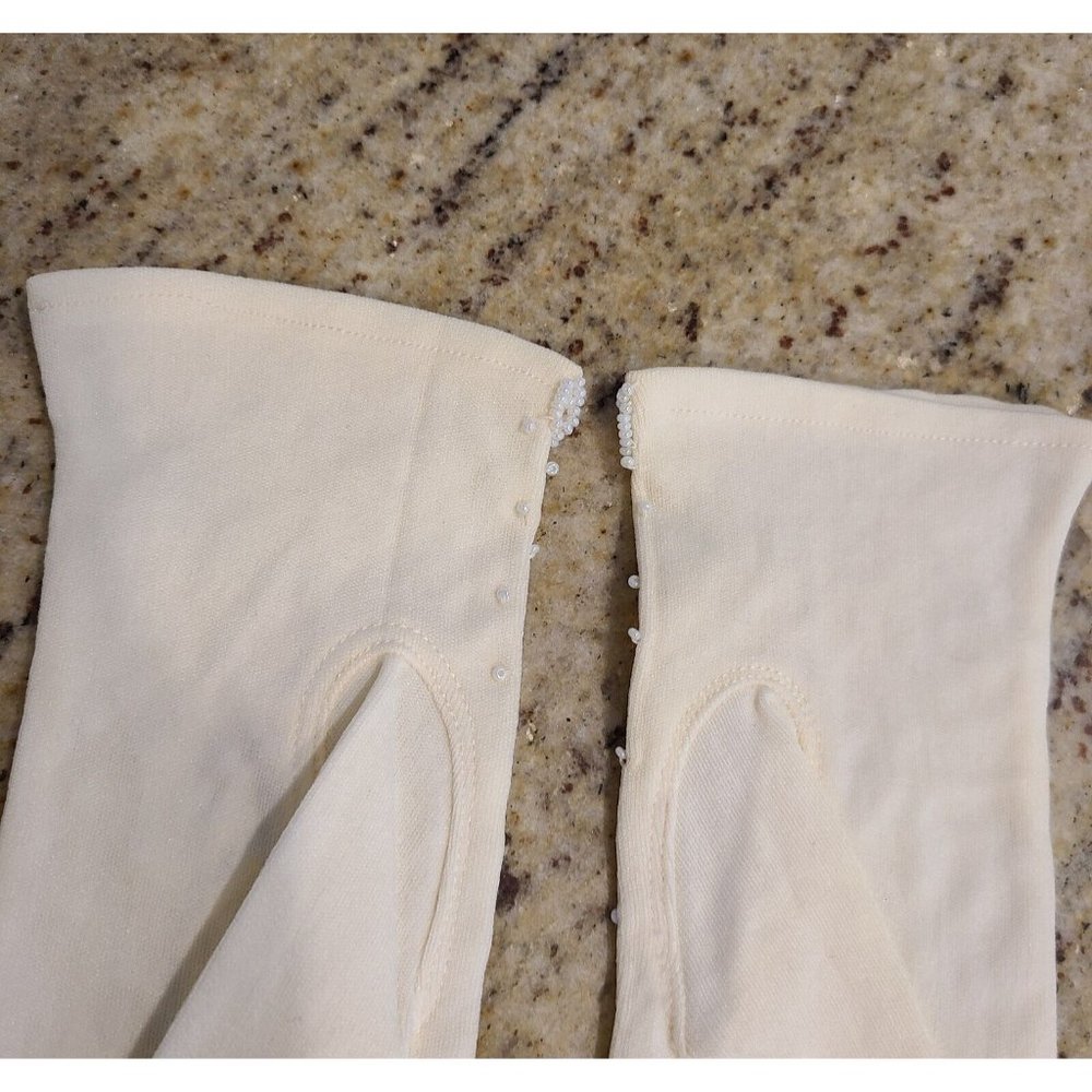 New? Vintage One Size Fits Cream Stretch Nylon Formal 8" Gloves Silver Tone Bead - Picture 9 of 16